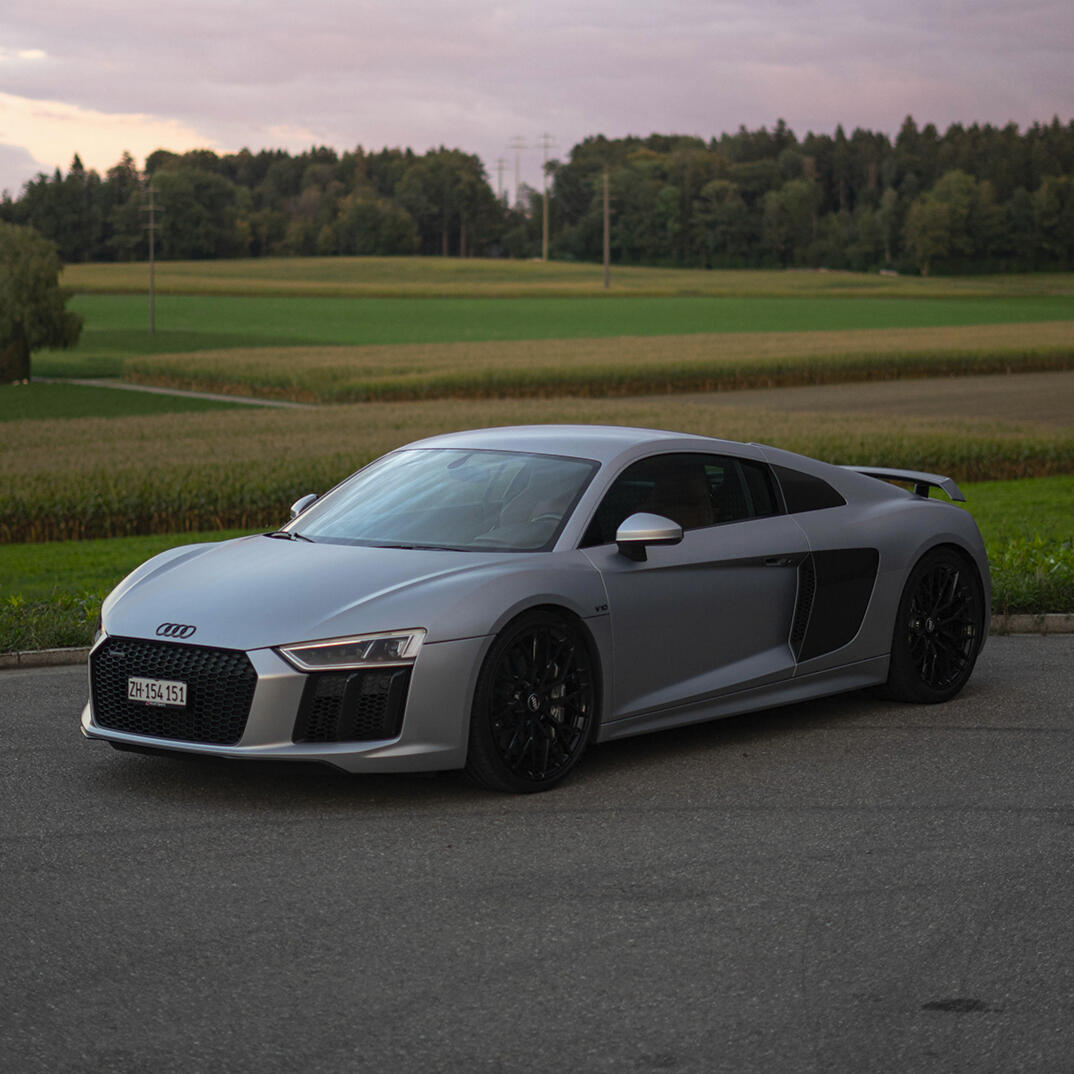Audi R8 V10+